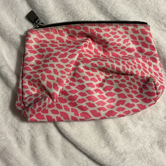 Victoria’s Secret makeup bag - Picture 2 of 5